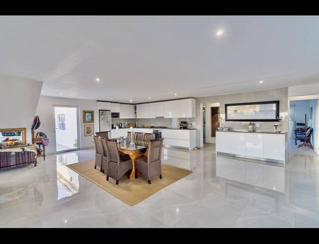 4 BEDROOM HOUSE FOR SALE IN GROTTO BAY